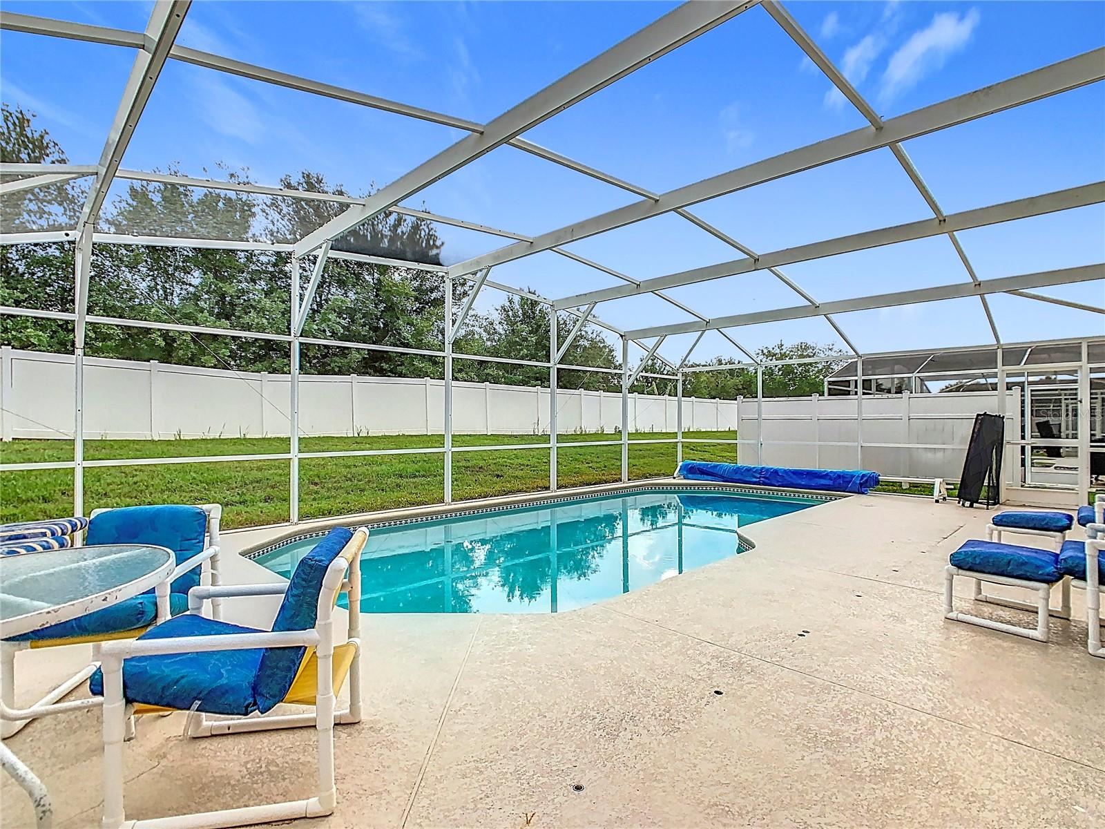824 BLOOMINGDALE DRIVE