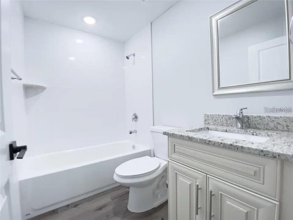 SILVER SPGS SHORES UN #9 - Residential Lease