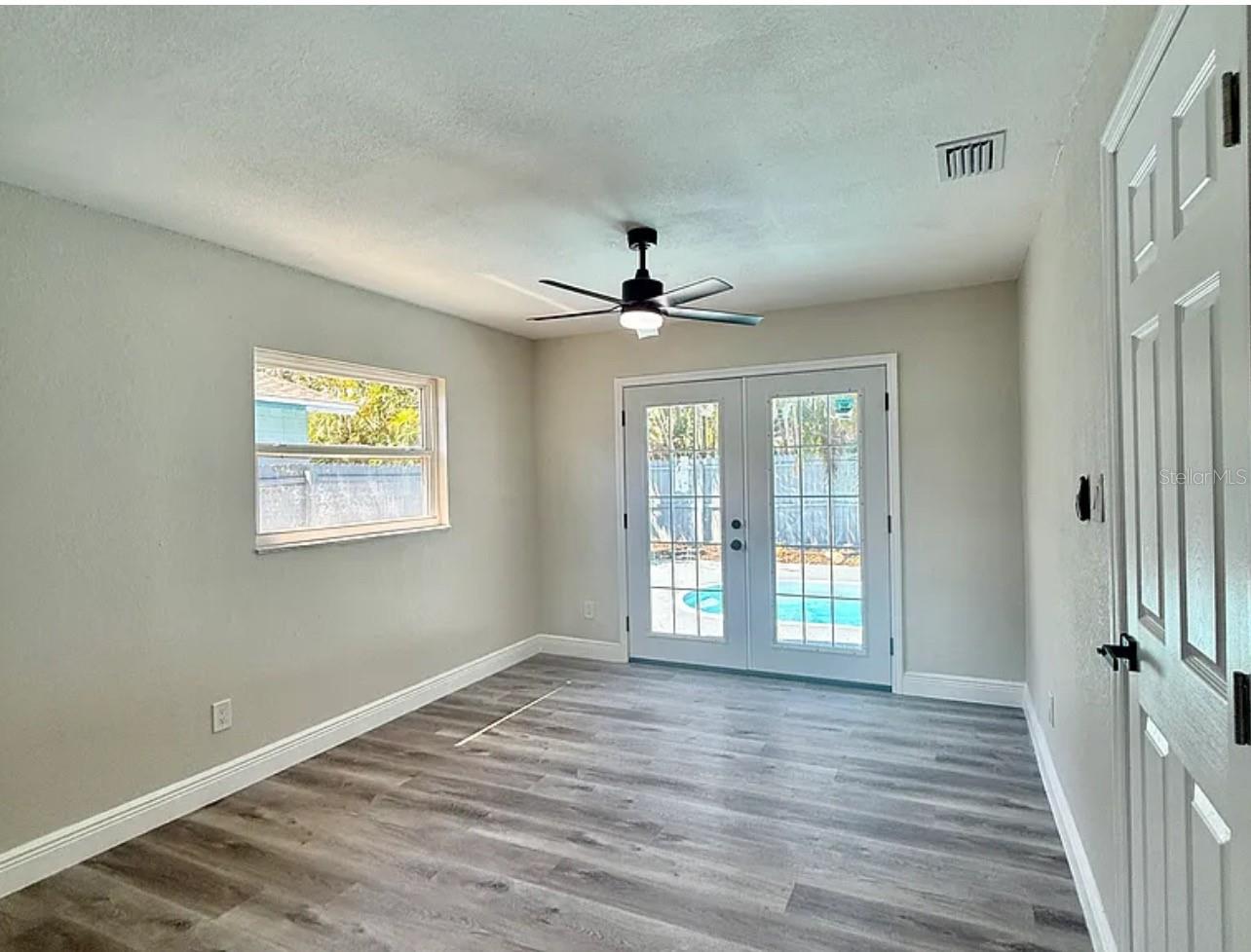 SHOREACRES CENTER - Residential