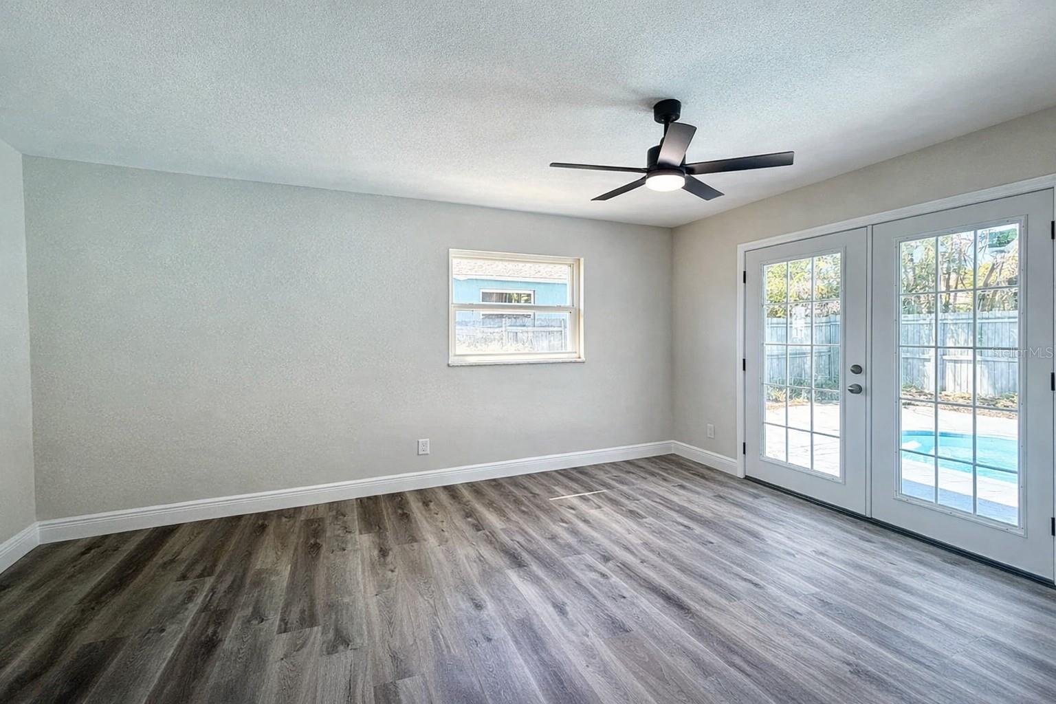 SHOREACRES CENTER - Residential