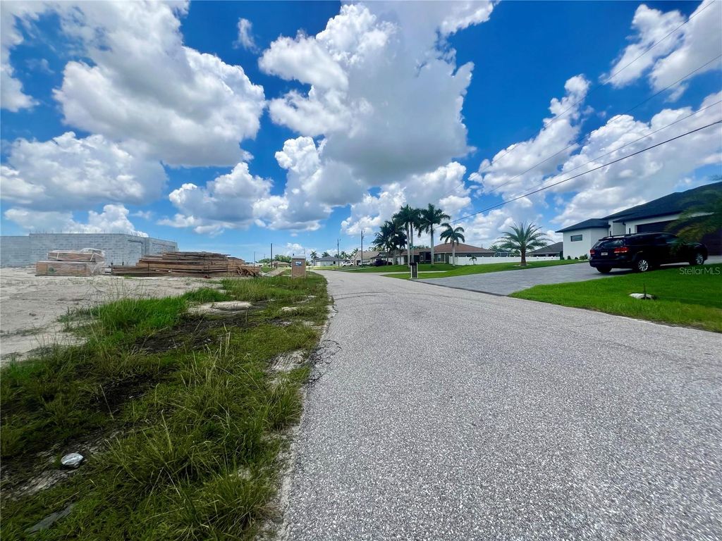 Photo of 530 NW 18th Place, Cape Coral, FL 33993 (MLS # C7516475)