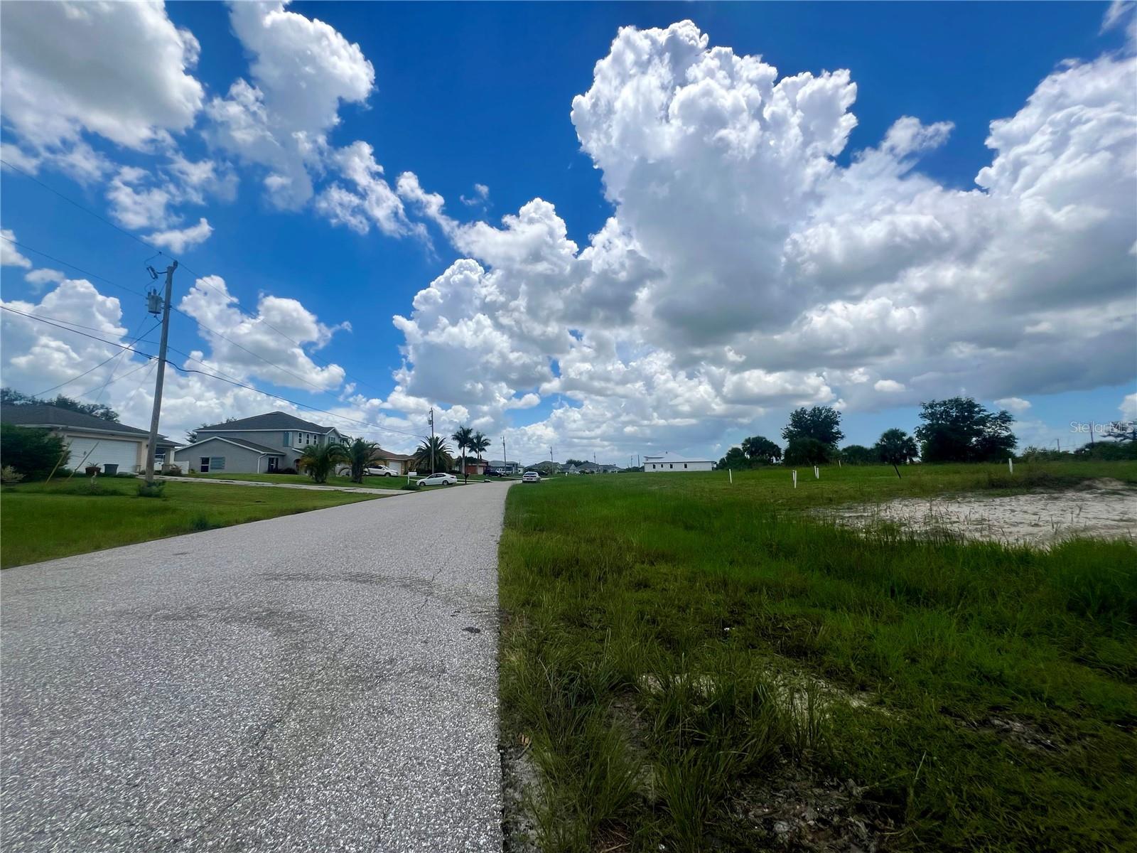 CAPE CORAL - Land