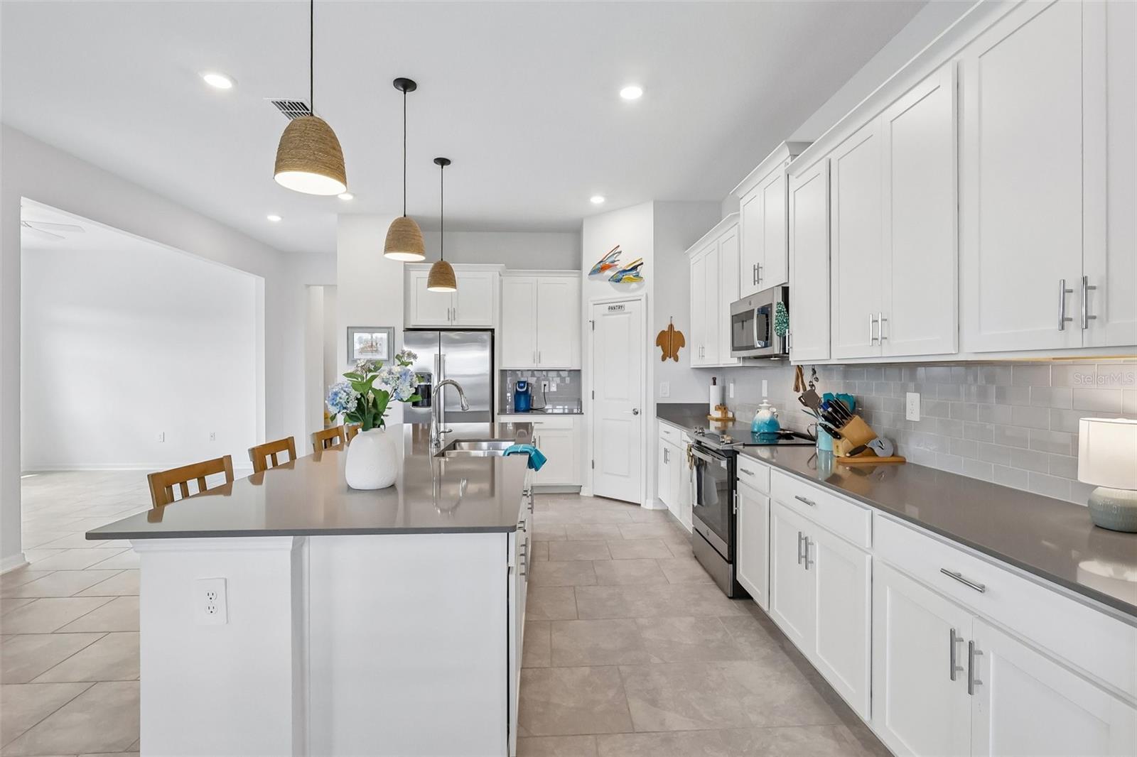 HILLSIDE ESTATES - Residential