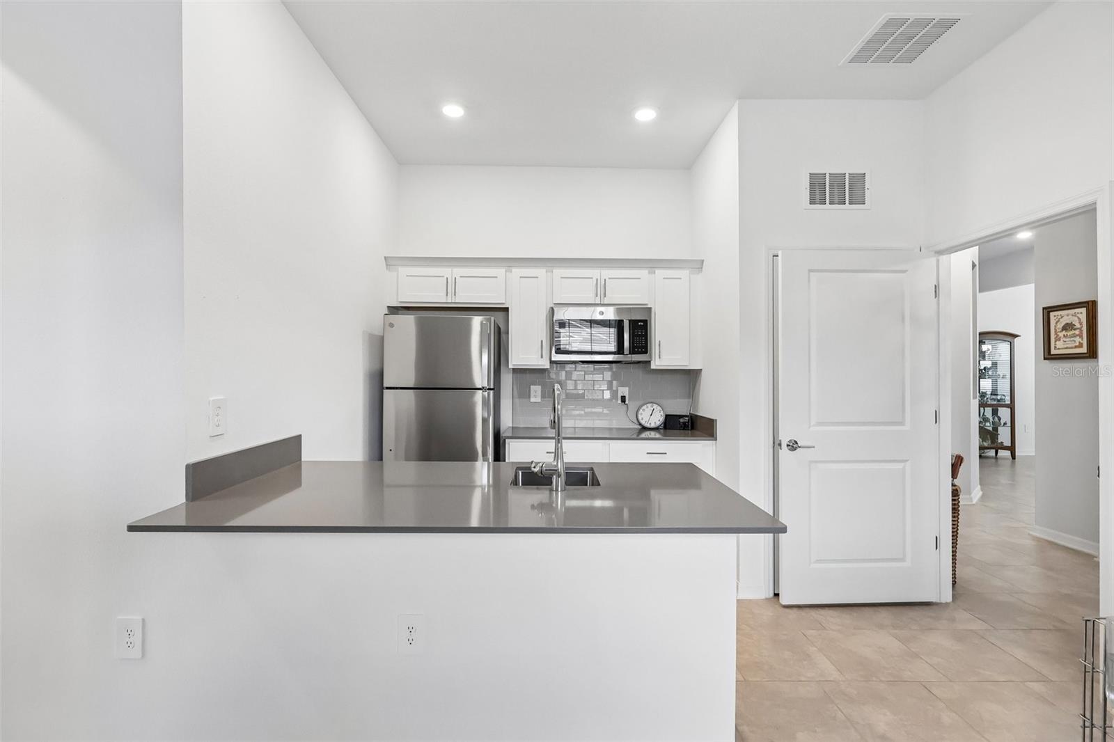 HILLSIDE ESTATES - Residential