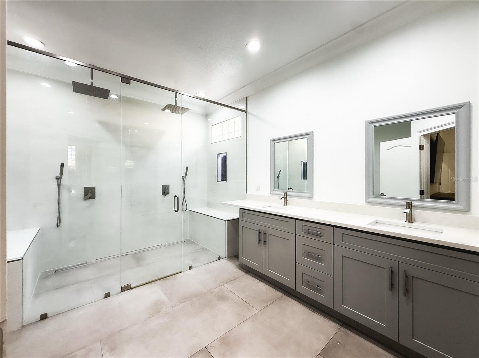 WINDSOR PLACE PH 02 - Residential