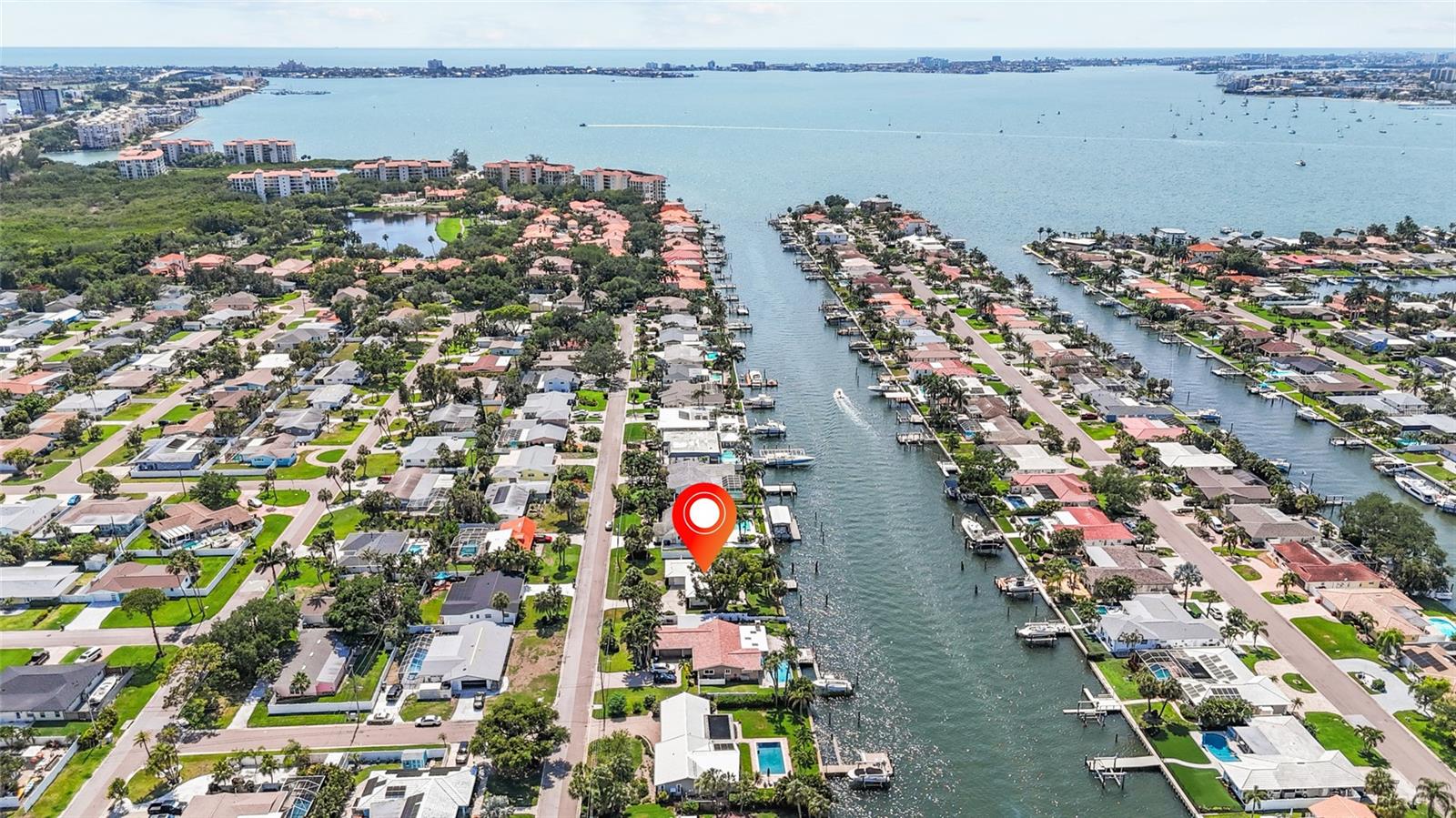 MAXIMO MOORINGS - Residential