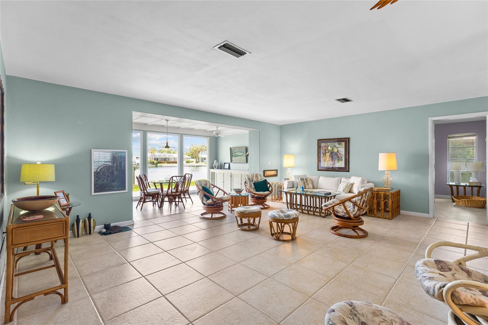 MAXIMO MOORINGS - Residential