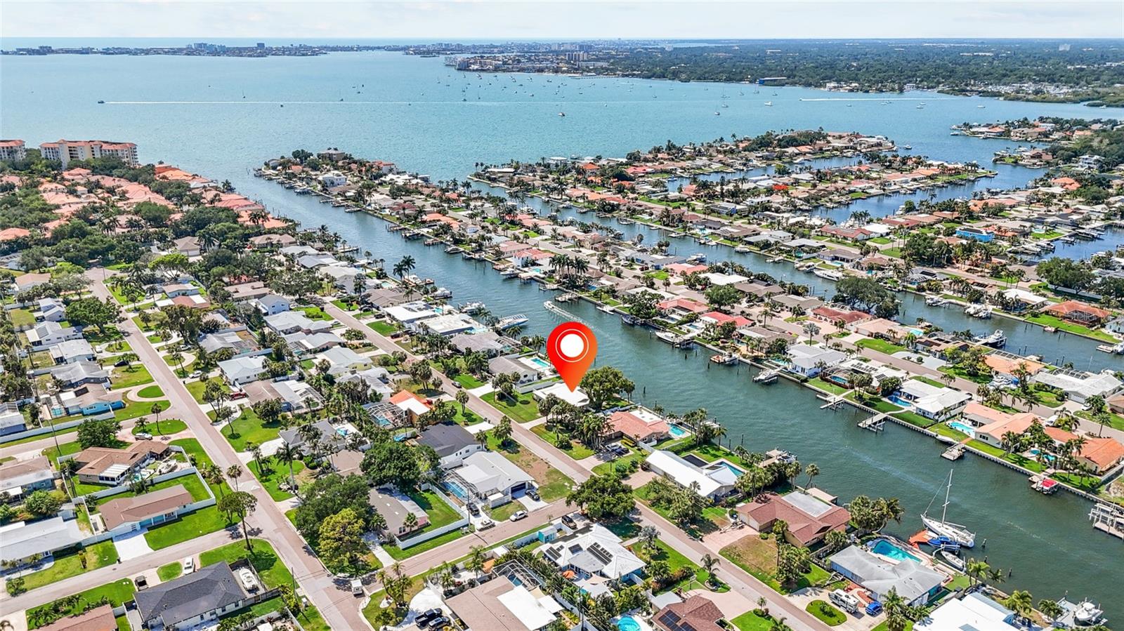 MAXIMO MOORINGS - Residential
