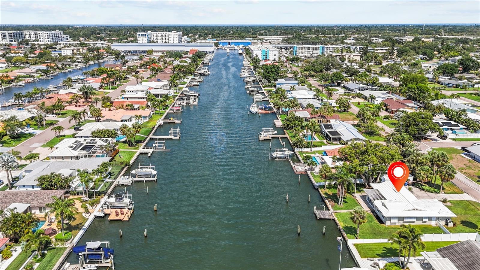 MAXIMO MOORINGS - Residential