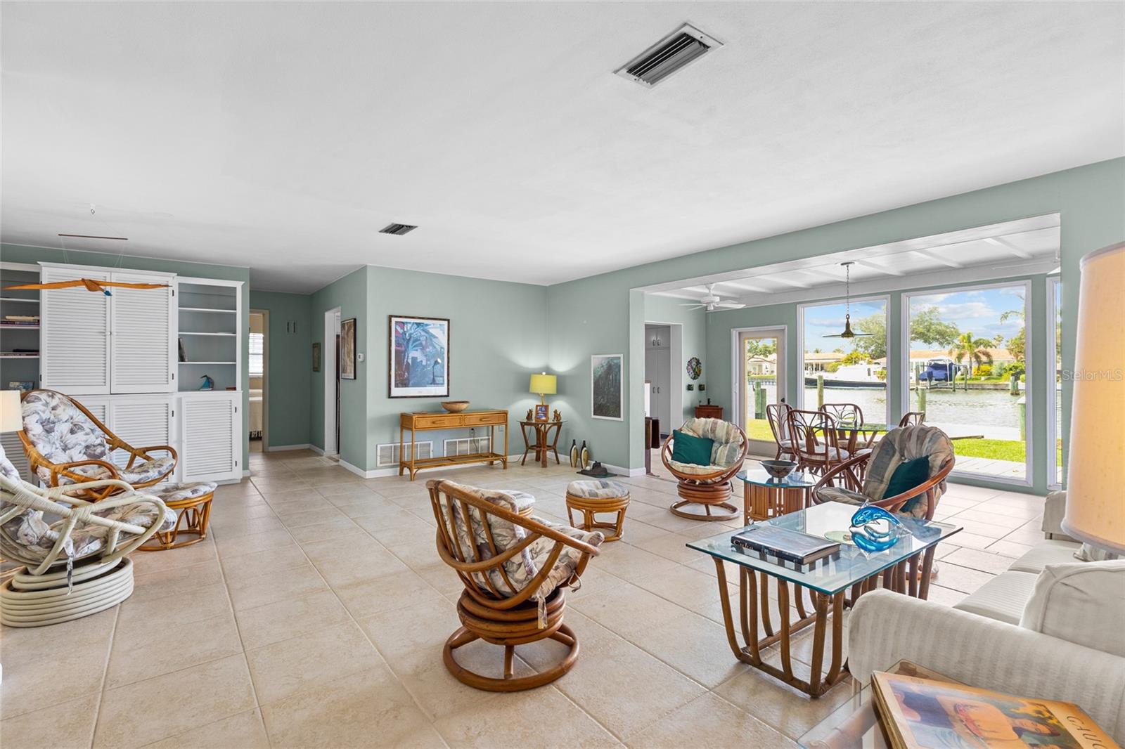 MAXIMO MOORINGS - Residential