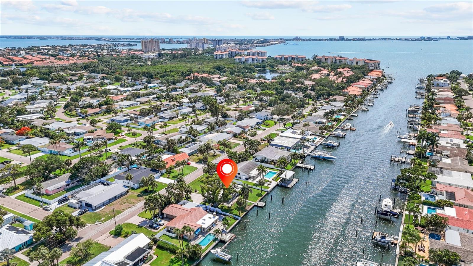 MAXIMO MOORINGS - Residential