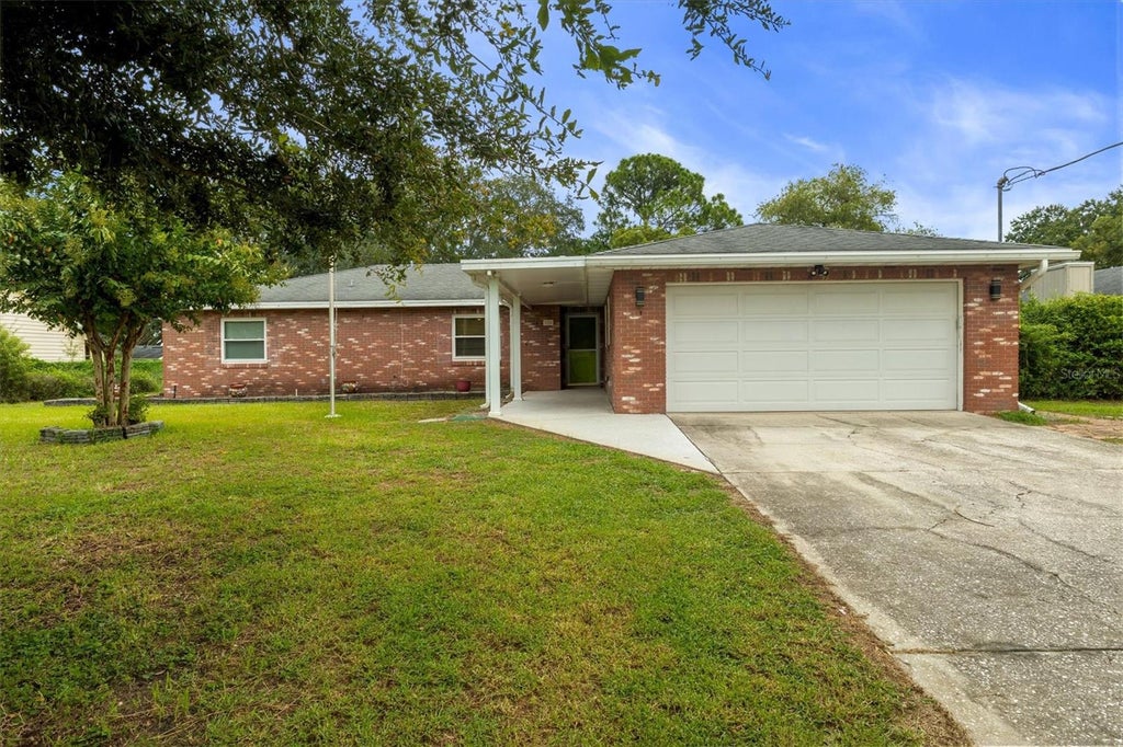 Photo of 105 South Court, Auburndale, FL 33823 (MLS # L4965203)