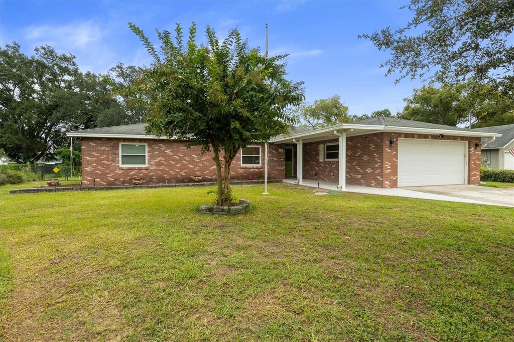 Photo of 105 South Court, Auburndale, FL 33823 (MLS # L4965203)