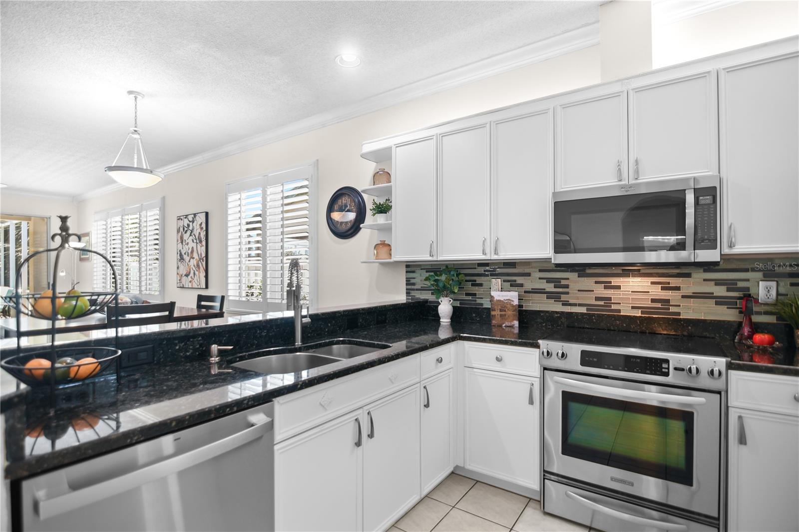 ROSEDALE 8 WESTBURY LAKES - Residential