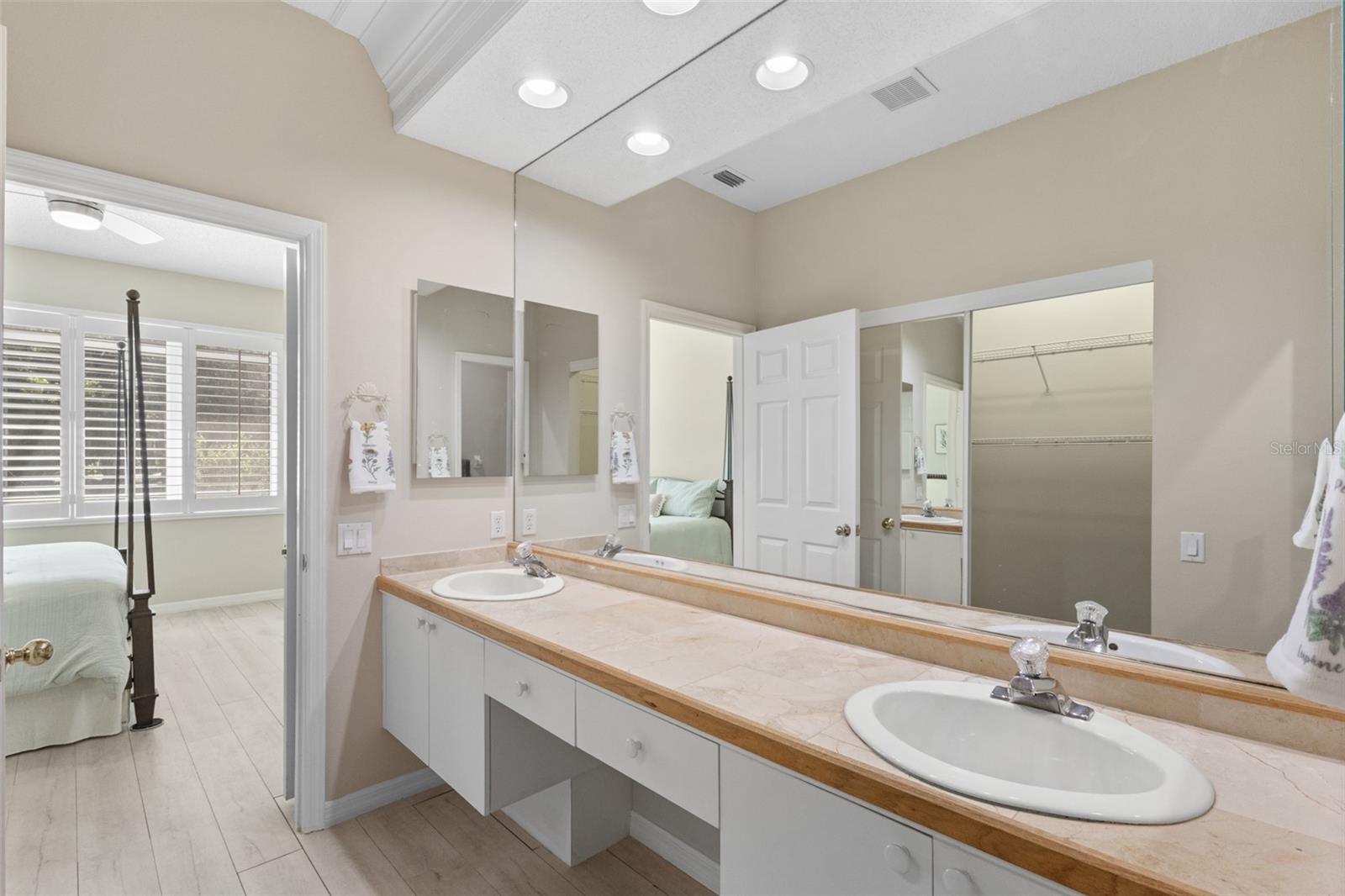 ROSEDALE 8 WESTBURY LAKES - Residential