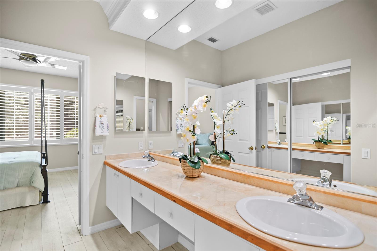 ROSEDALE 8 WESTBURY LAKES - Residential