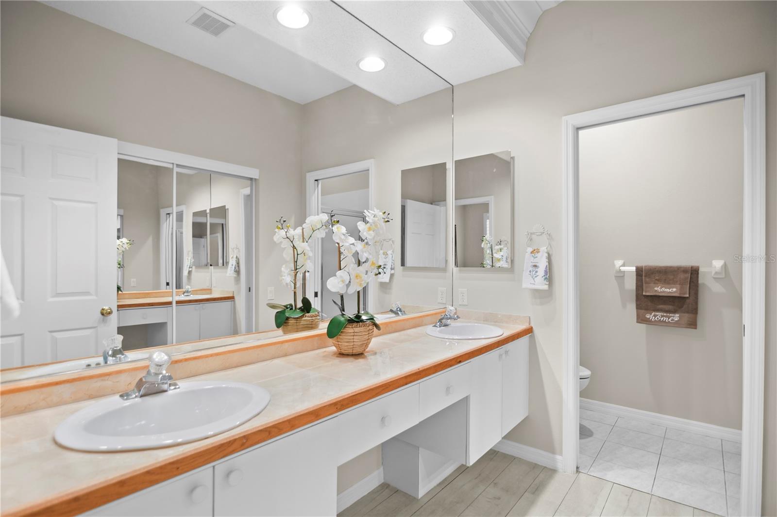 ROSEDALE 8 WESTBURY LAKES - Residential