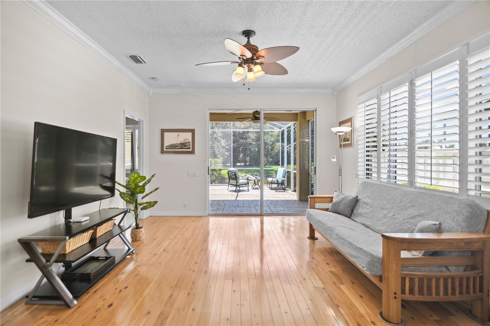 ROSEDALE 8 WESTBURY LAKES - Residential