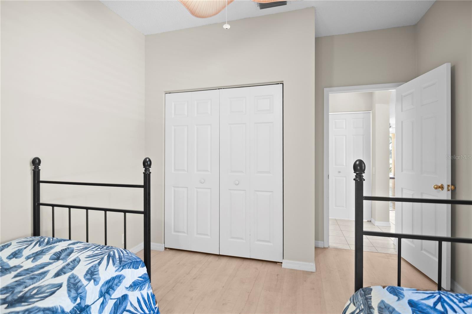 ROSEDALE 8 WESTBURY LAKES - Residential