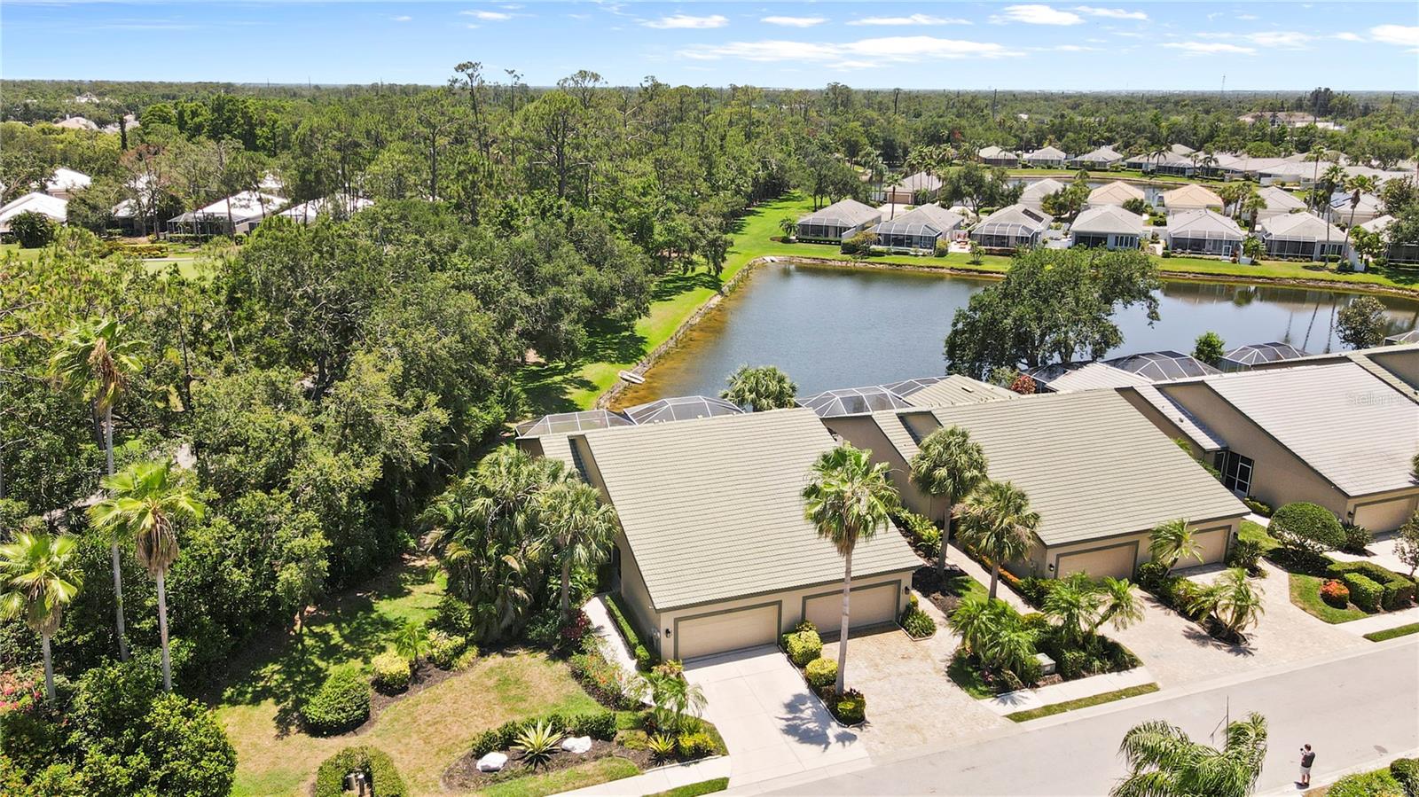 ROSEDALE 8 WESTBURY LAKES - Residential