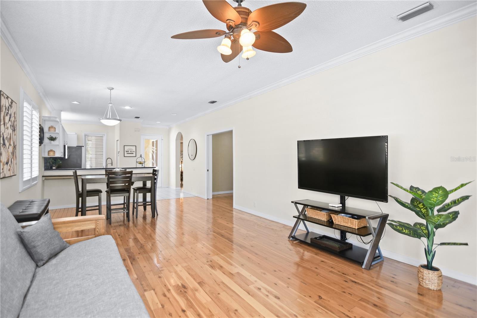 ROSEDALE 8 WESTBURY LAKES - Residential