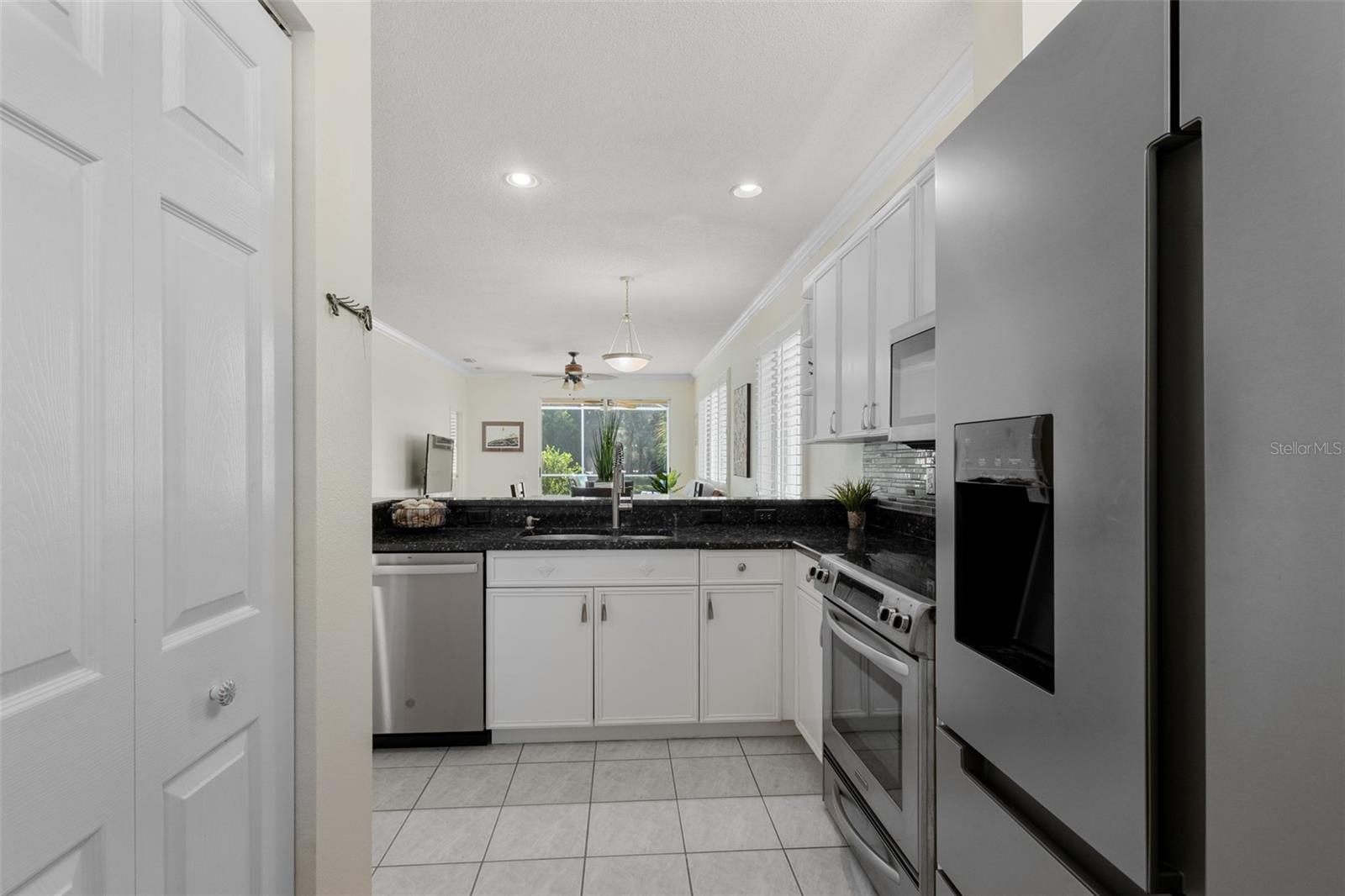 ROSEDALE 8 WESTBURY LAKES - Residential