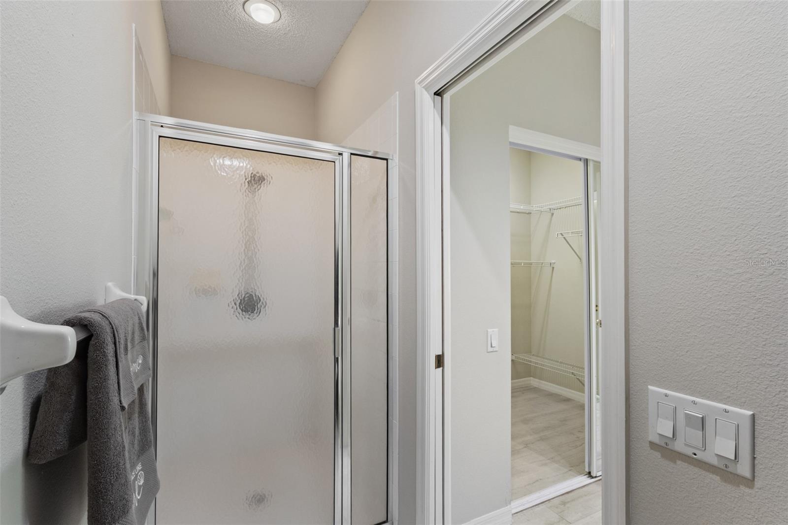 ROSEDALE 8 WESTBURY LAKES - Residential