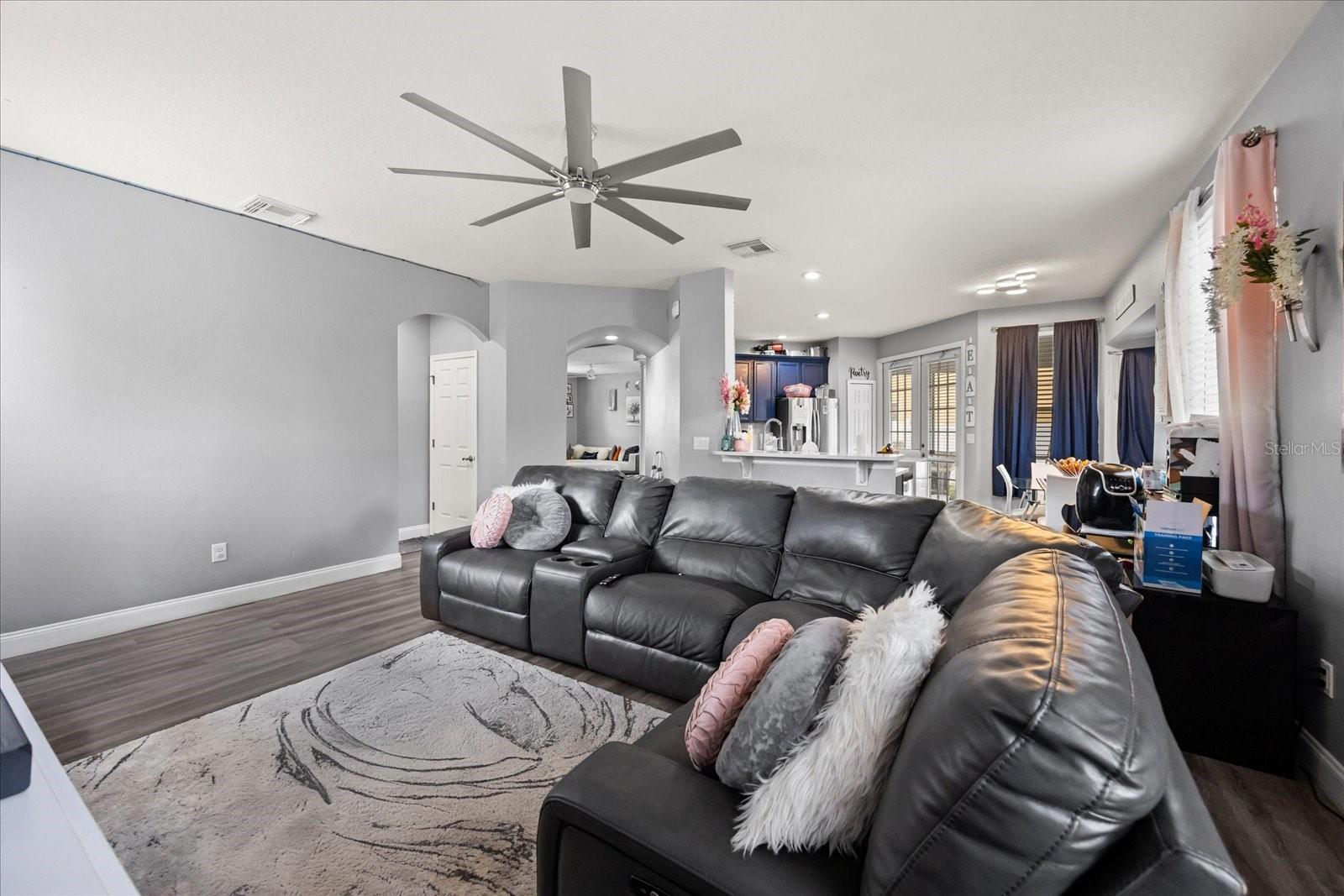 SHINGLE CRK RESRV AT OAKS - Residential