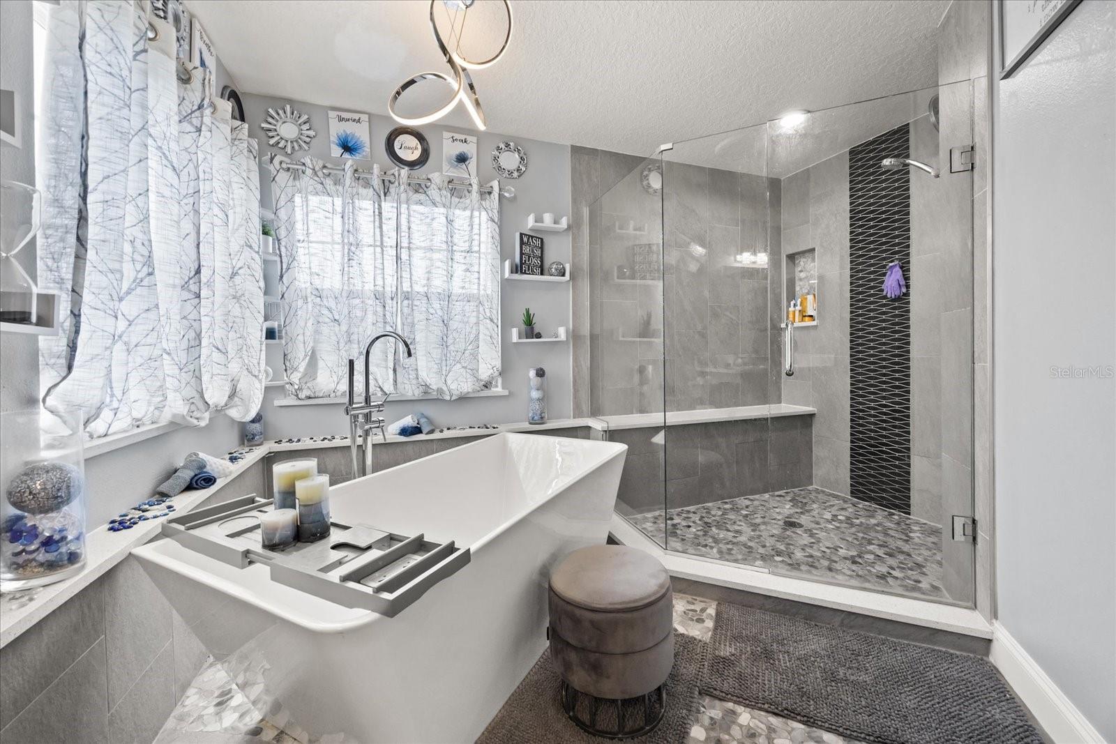 SHINGLE CRK RESRV AT OAKS - Residential