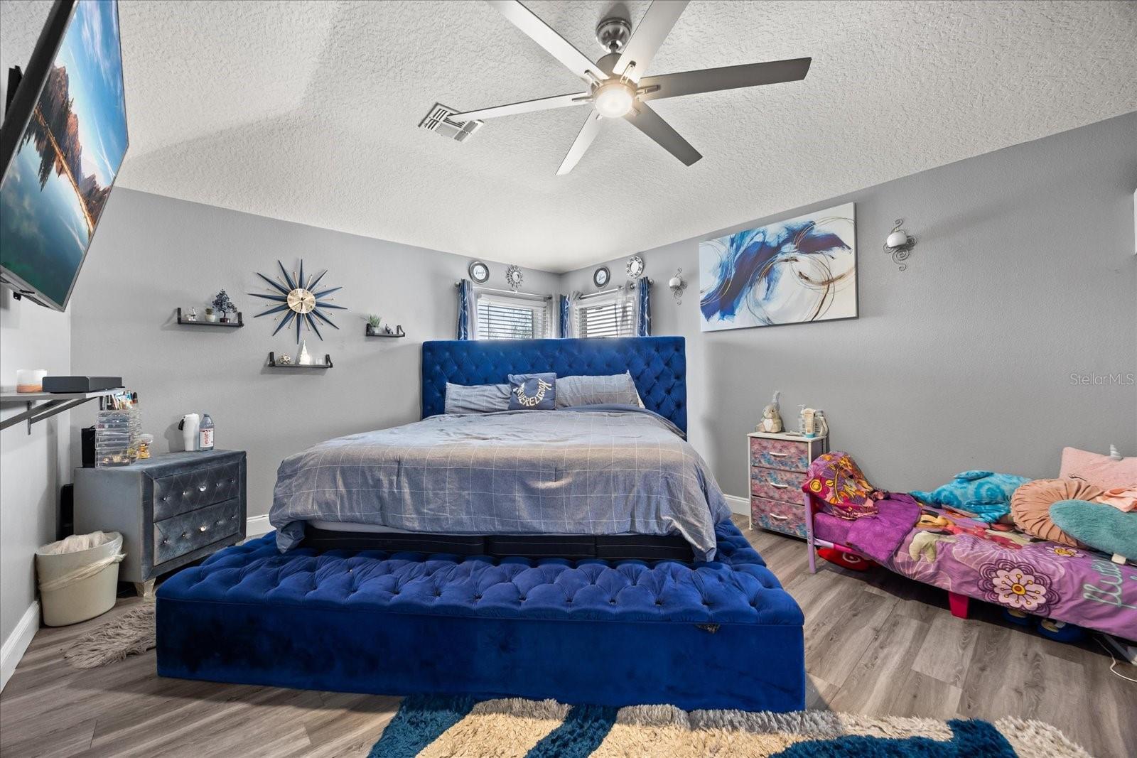 SHINGLE CRK RESRV AT OAKS - Residential