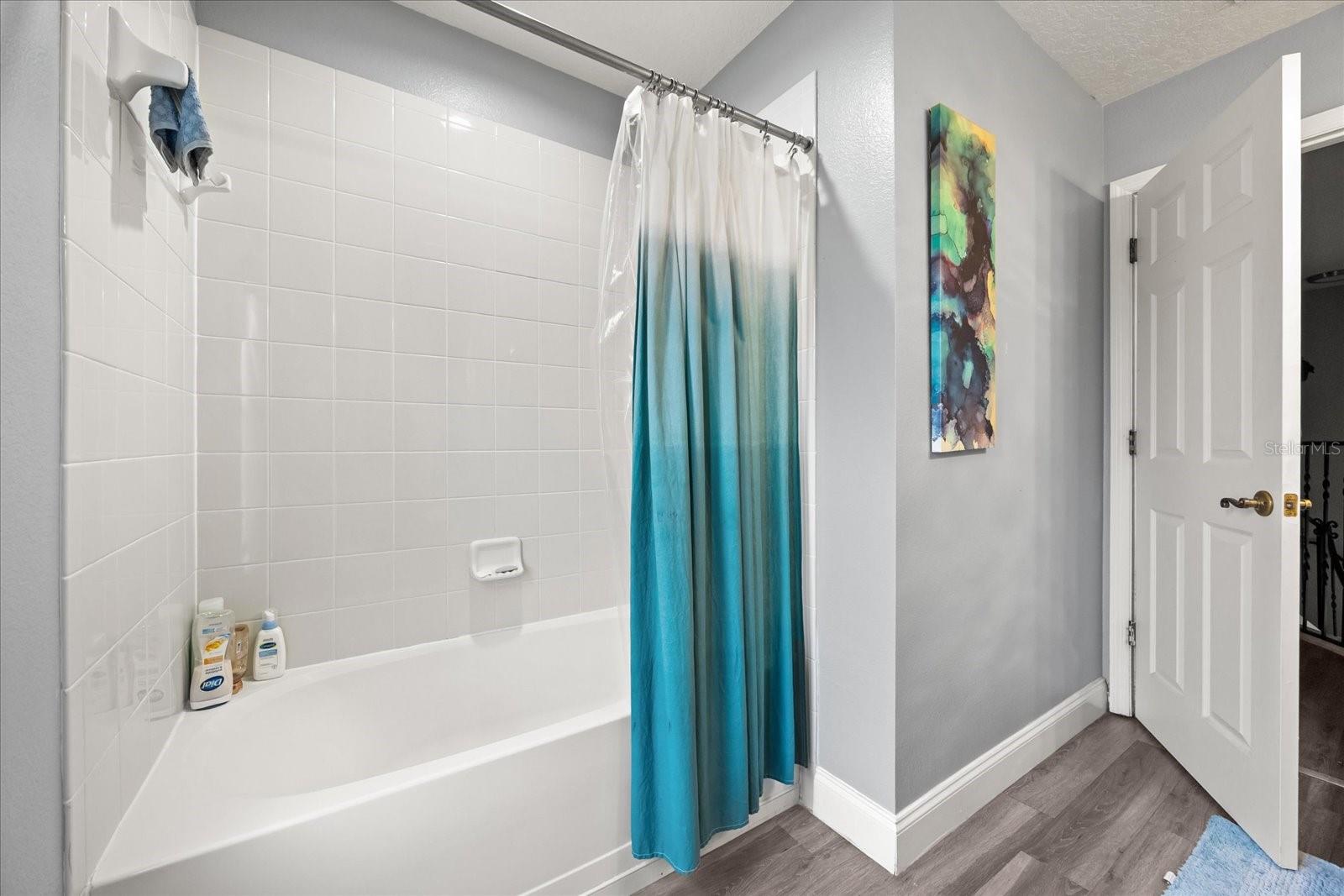 SHINGLE CRK RESRV AT OAKS - Residential