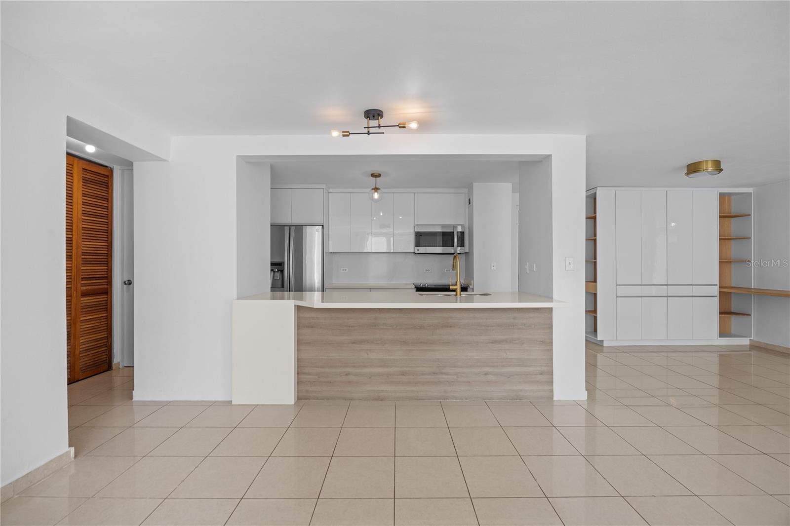 THE COLISEUM TOWER RESIDENCES - Residential
