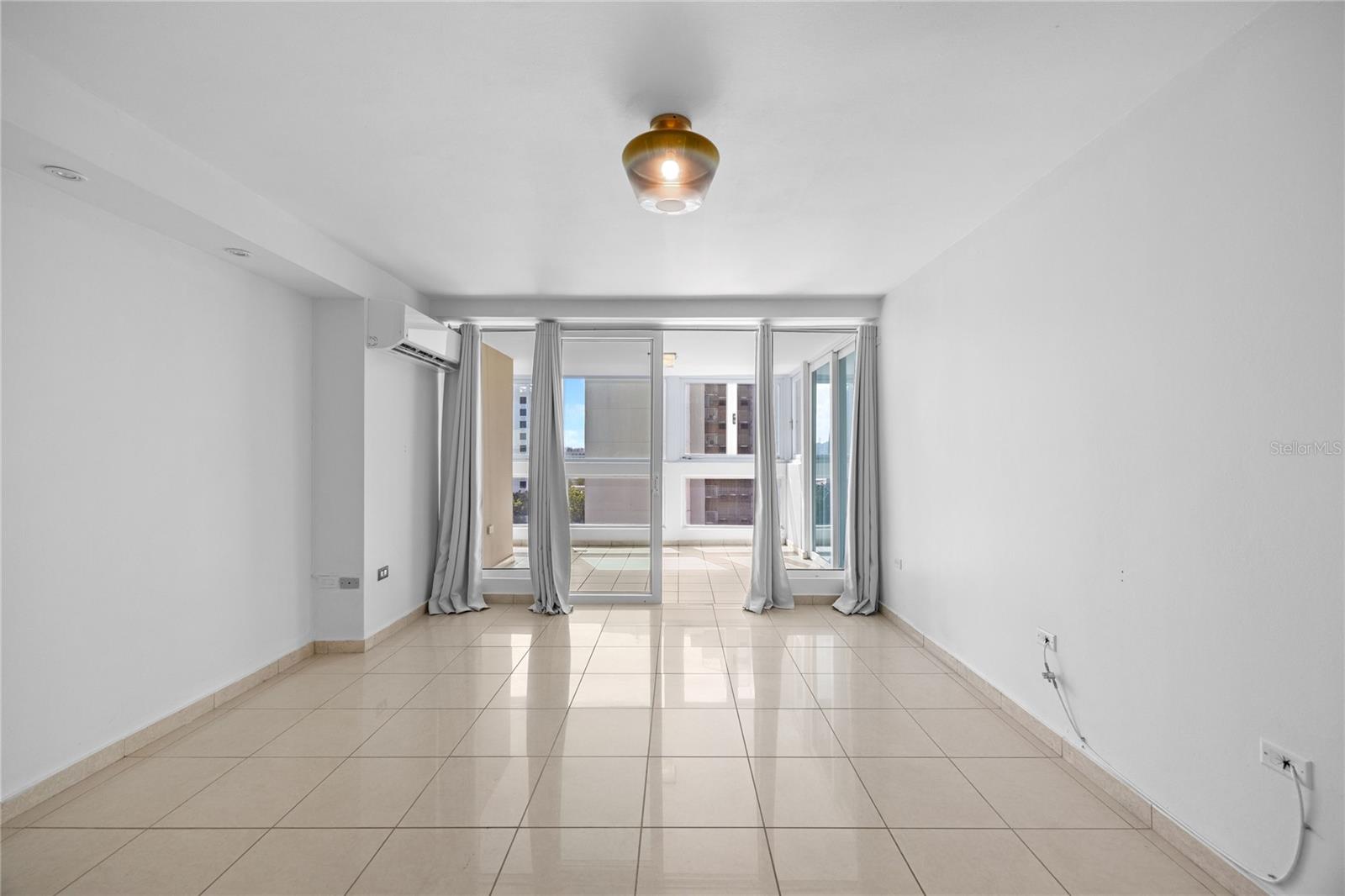 THE COLISEUM TOWER RESIDENCES - Residential