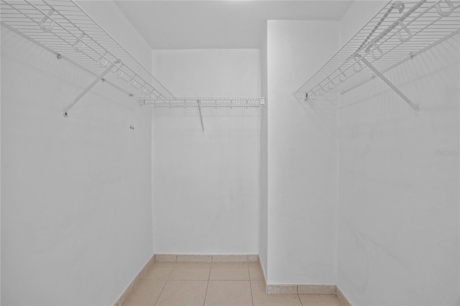 THE COLISEUM TOWER RESIDENCES - Residential