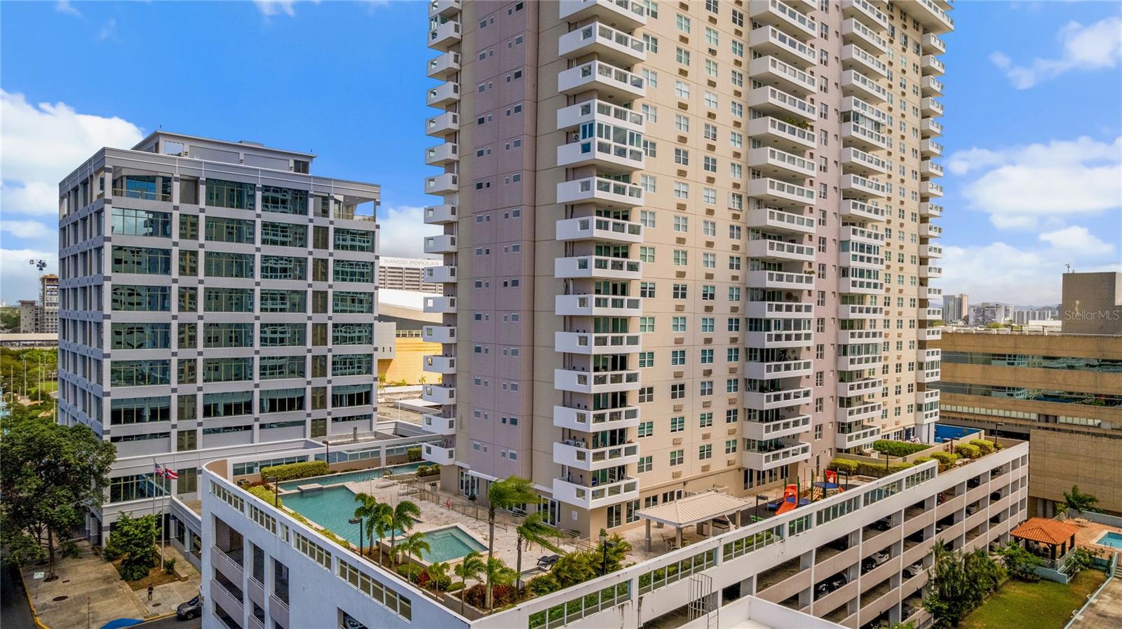 THE COLISEUM TOWER RESIDENCES - Residential