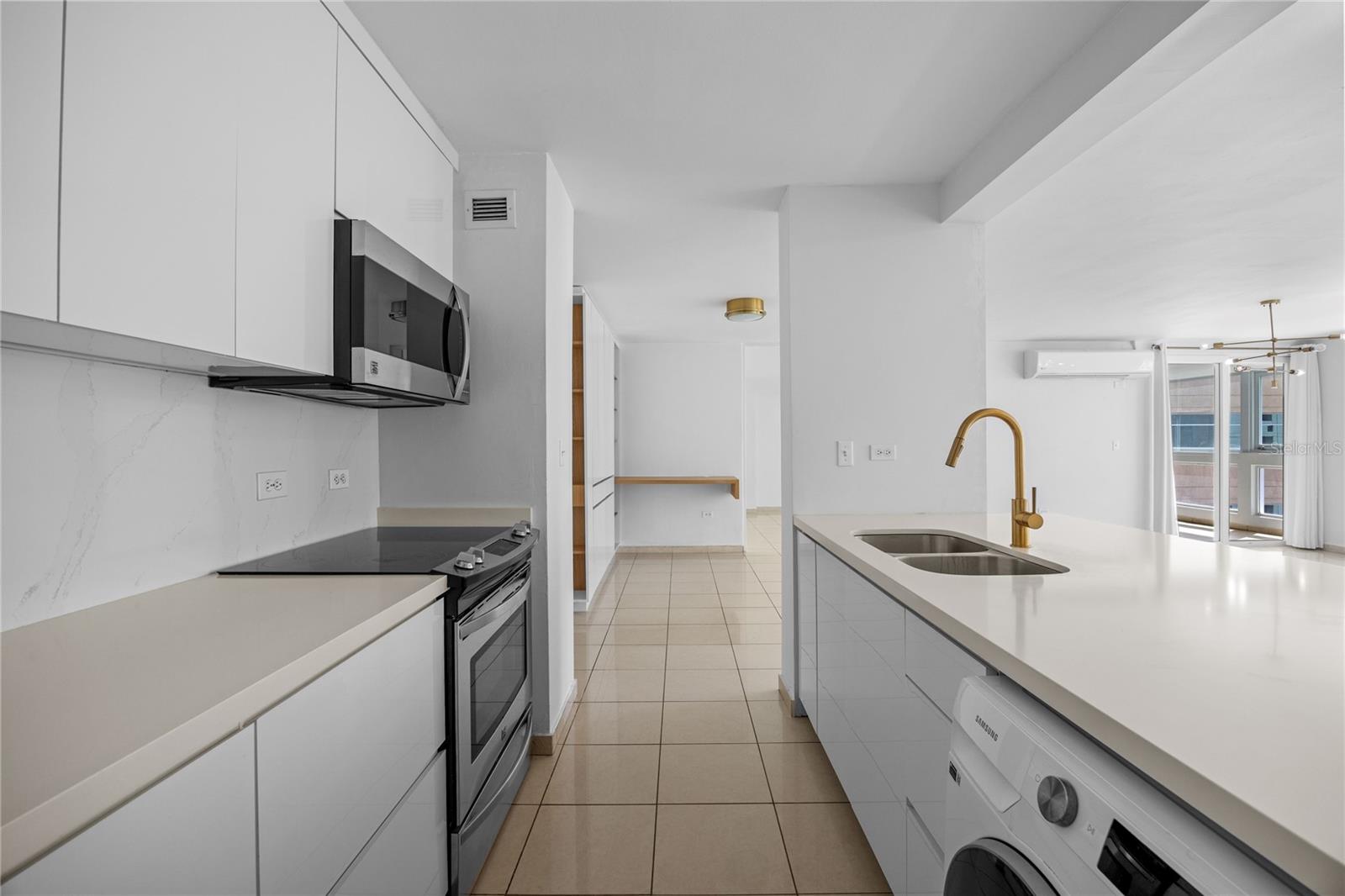 THE COLISEUM TOWER RESIDENCES - Residential