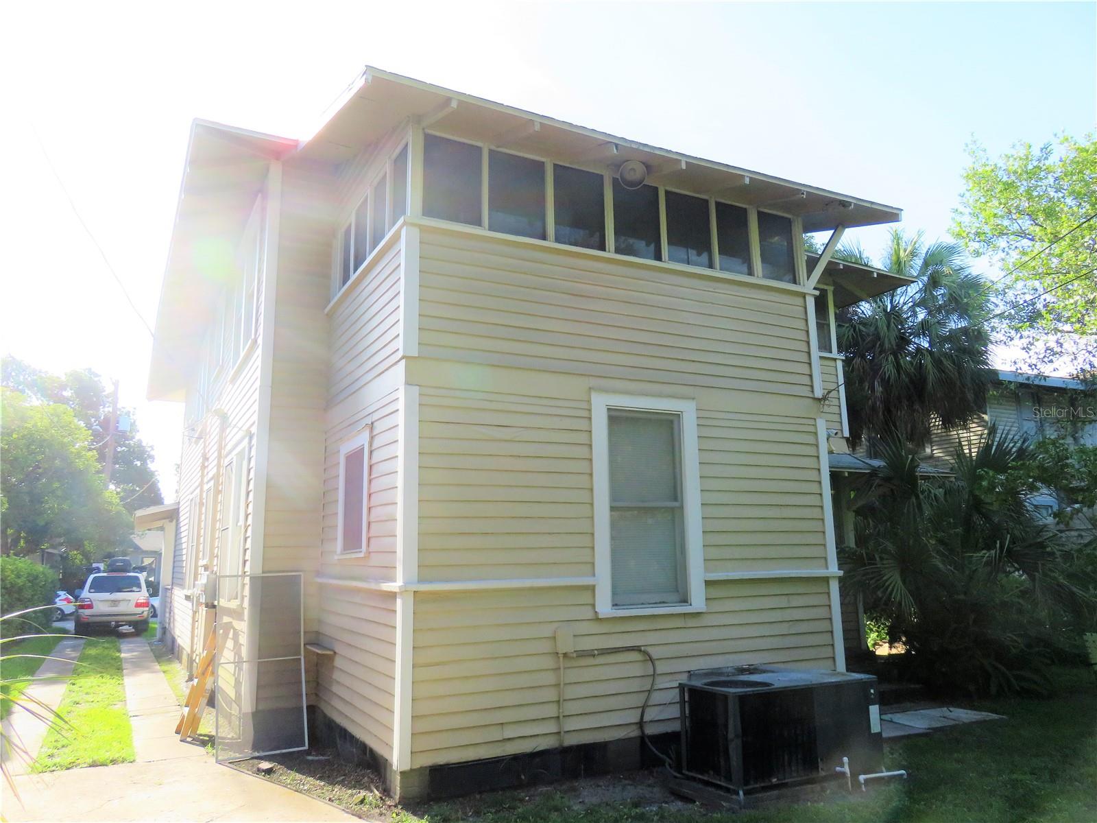 NORTH SUBURB BEAUTIFUL - Residential Lease