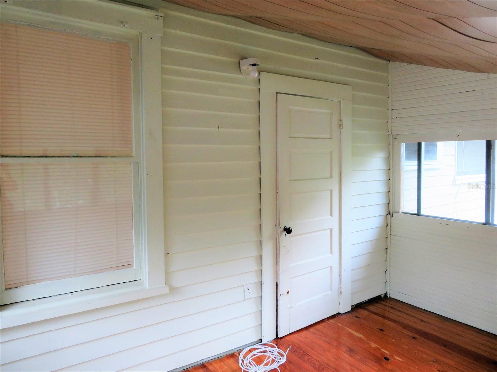 NORTH SUBURB BEAUTIFUL - Residential Lease