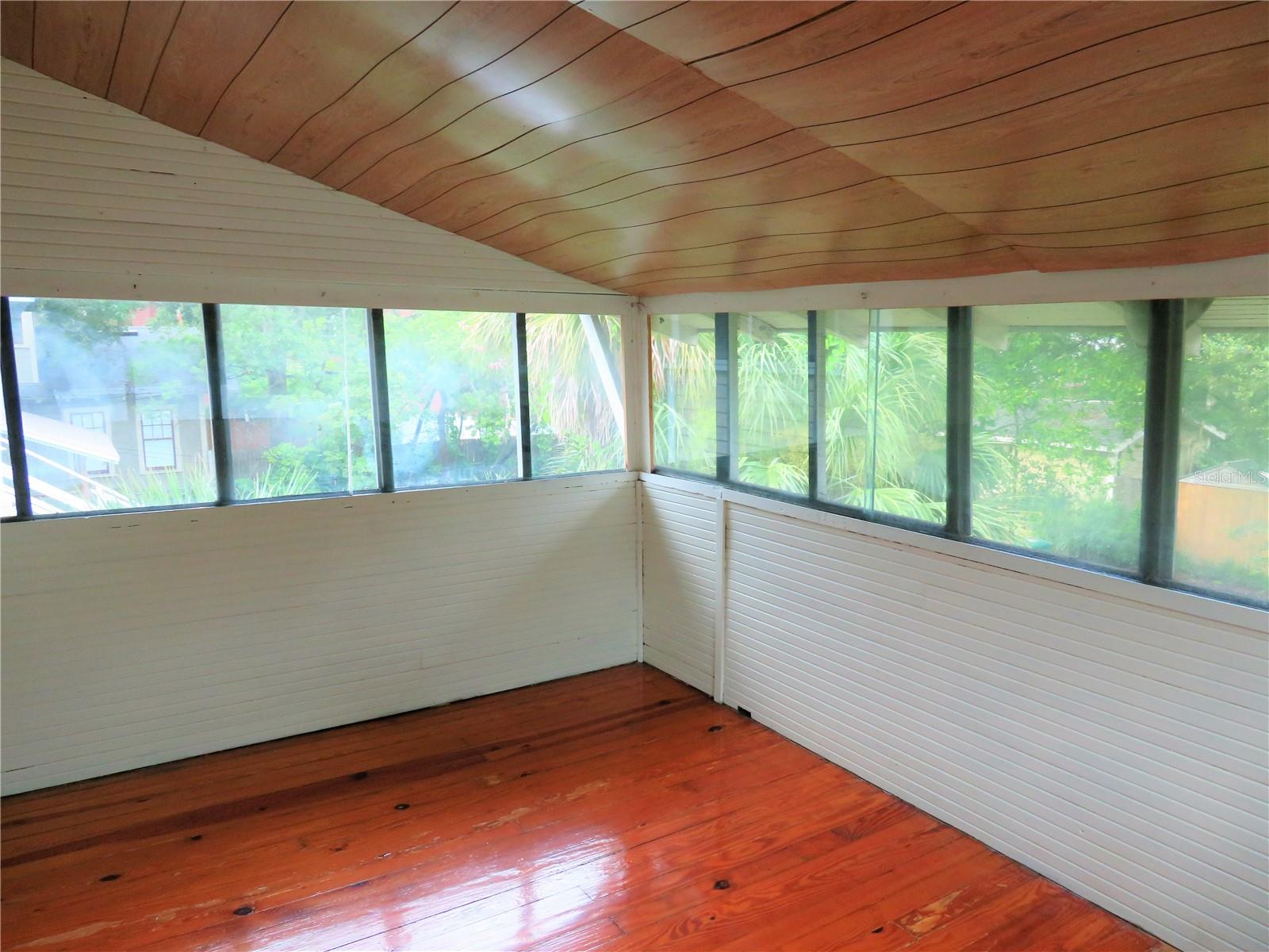 NORTH SUBURB BEAUTIFUL - Residential Lease