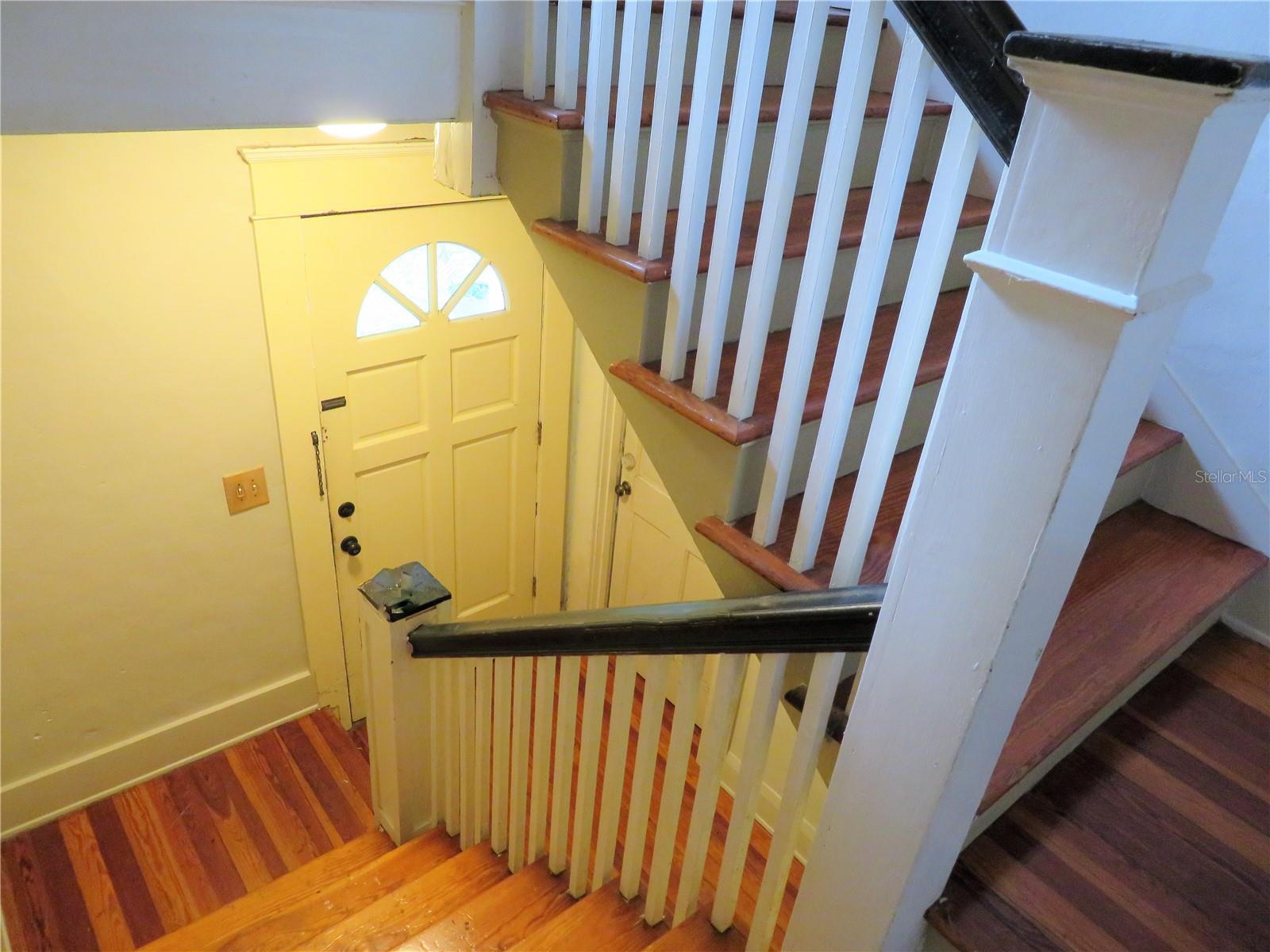 NORTH SUBURB BEAUTIFUL - Residential Lease