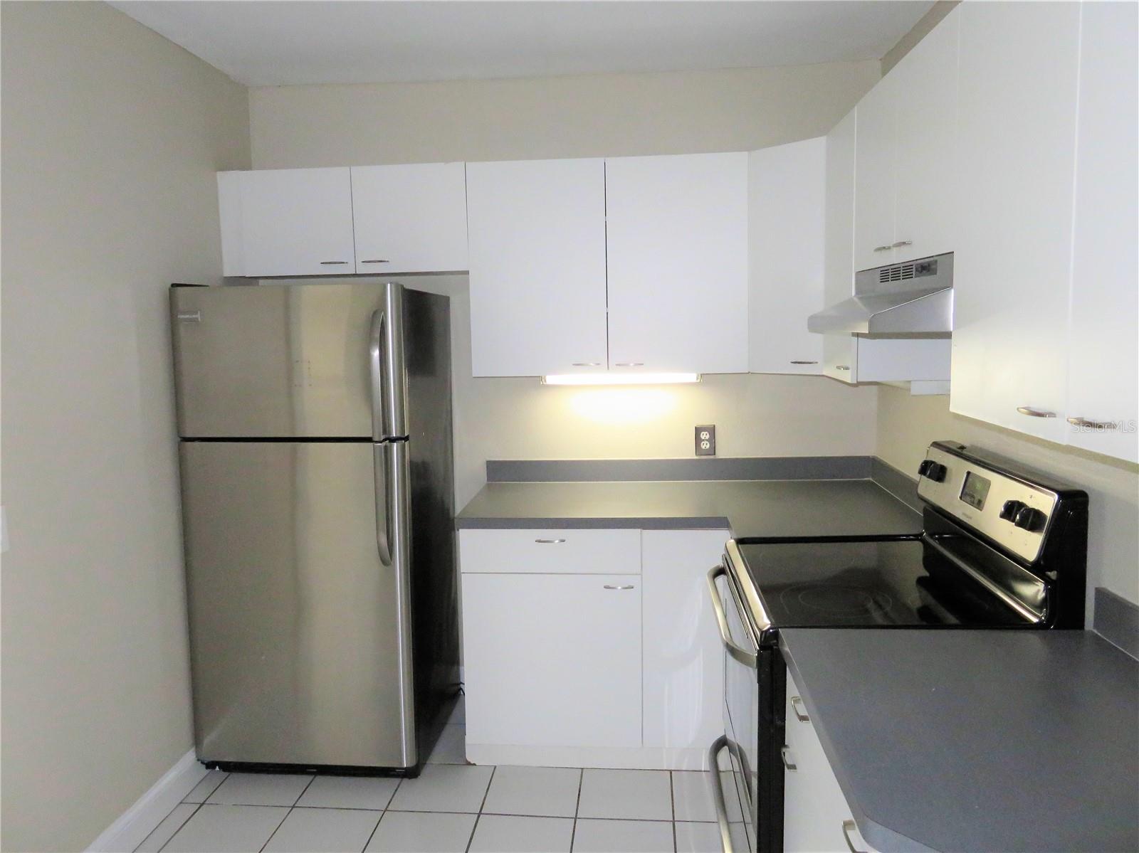 NORTH SUBURB BEAUTIFUL - Residential Lease