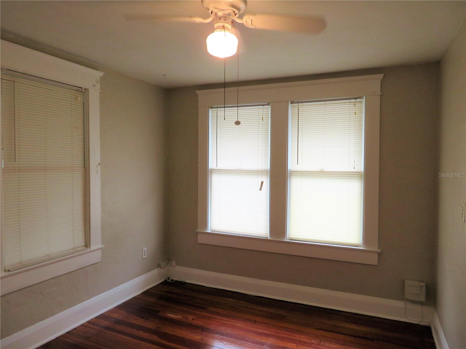 NORTH SUBURB BEAUTIFUL - Residential Lease