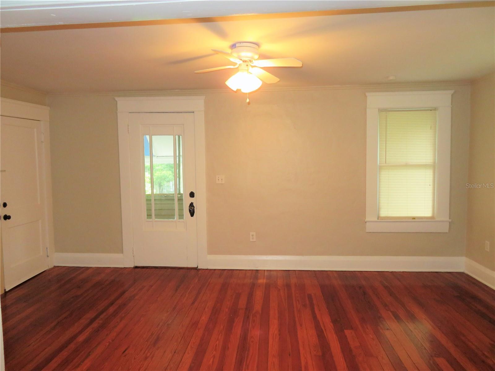 NORTH SUBURB BEAUTIFUL - Residential Lease