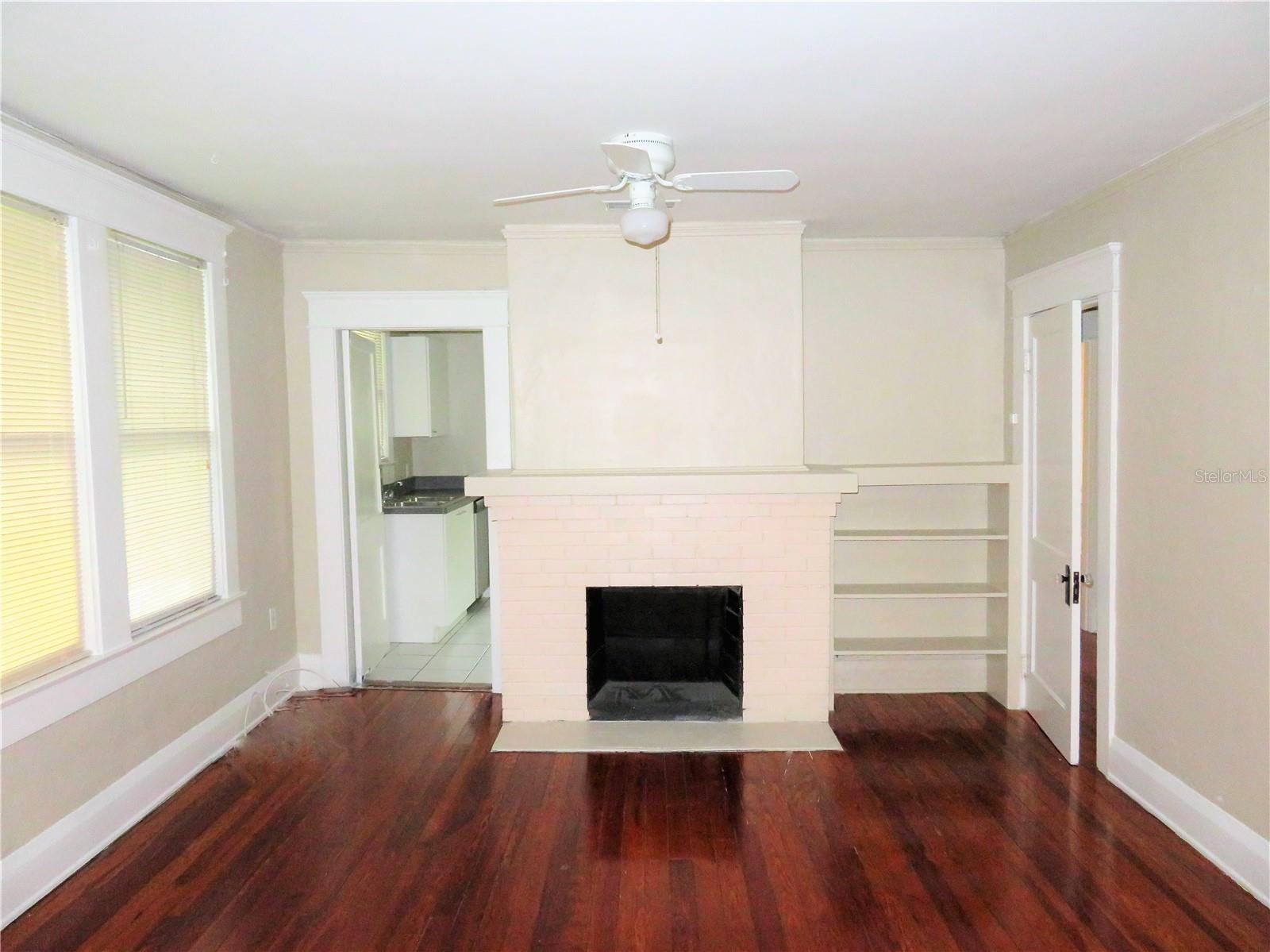 NORTH SUBURB BEAUTIFUL - Residential Lease