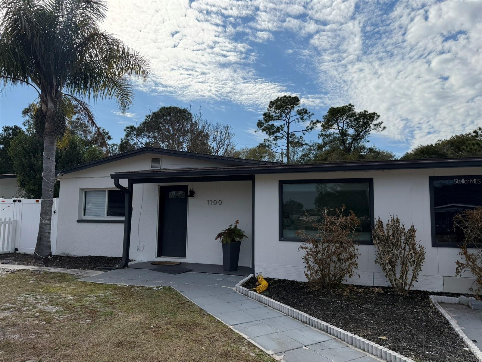 1100 MURDOCK BOULEVARD