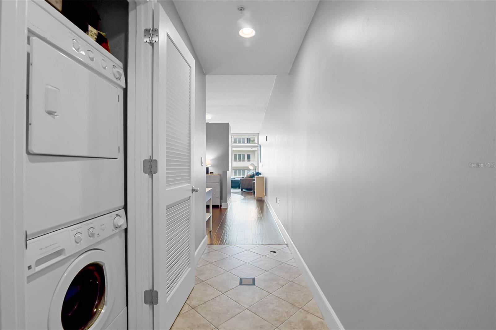 101 S EOLA DRIVE 1018