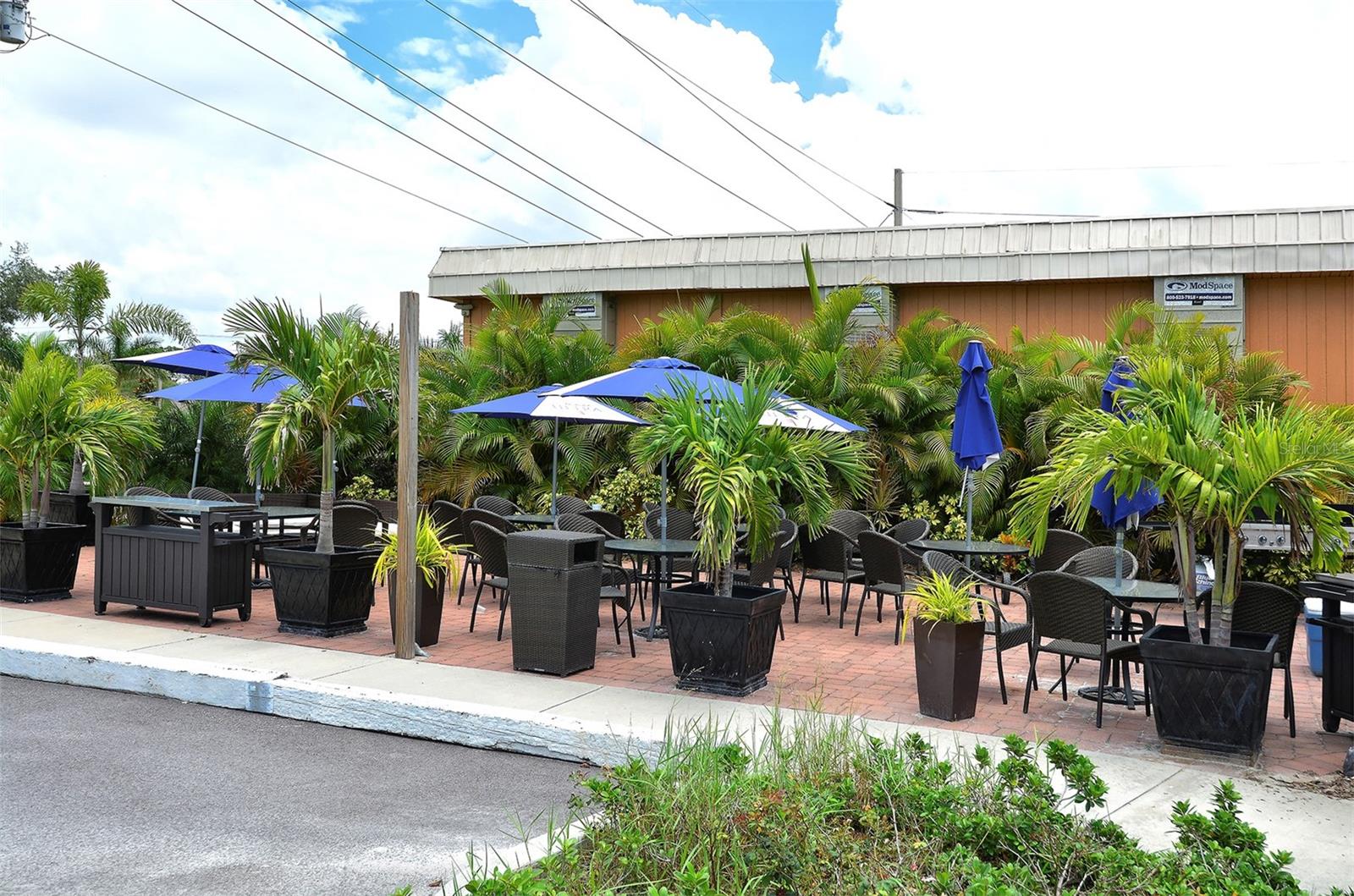 VISTAS ON BENEVA - Residential Lease