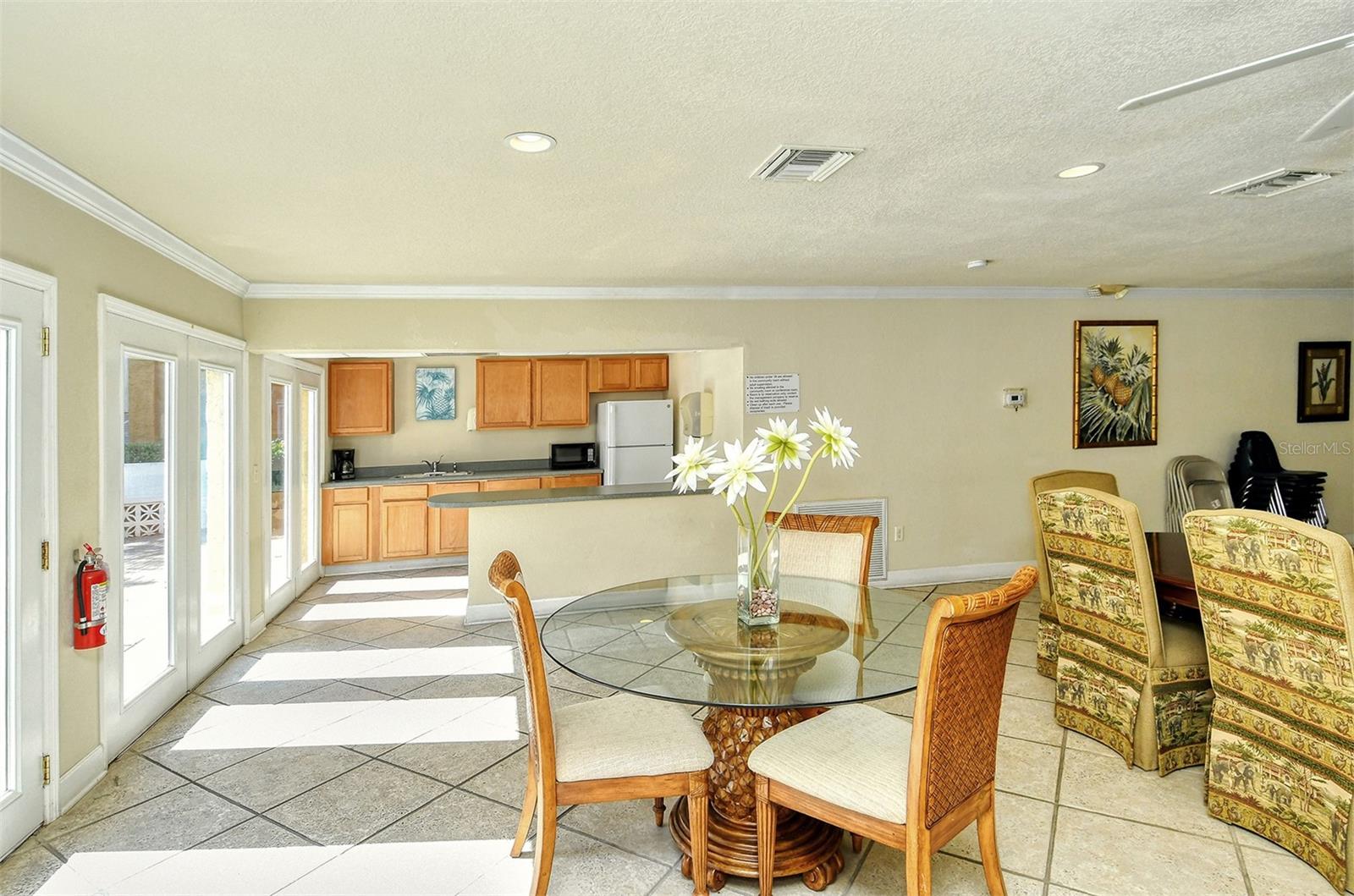 VISTAS ON BENEVA - Residential Lease