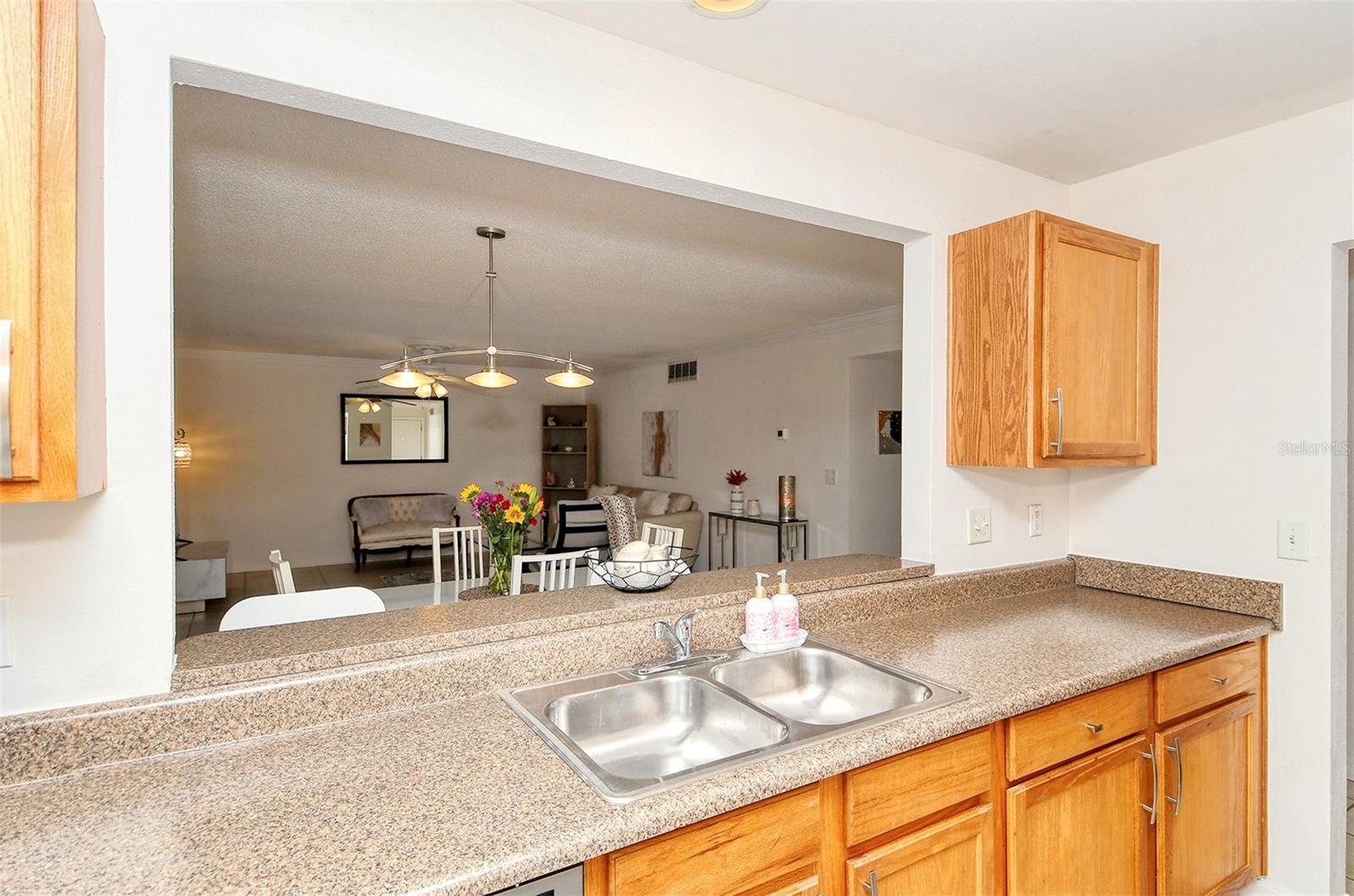 VISTAS ON BENEVA - Residential Lease