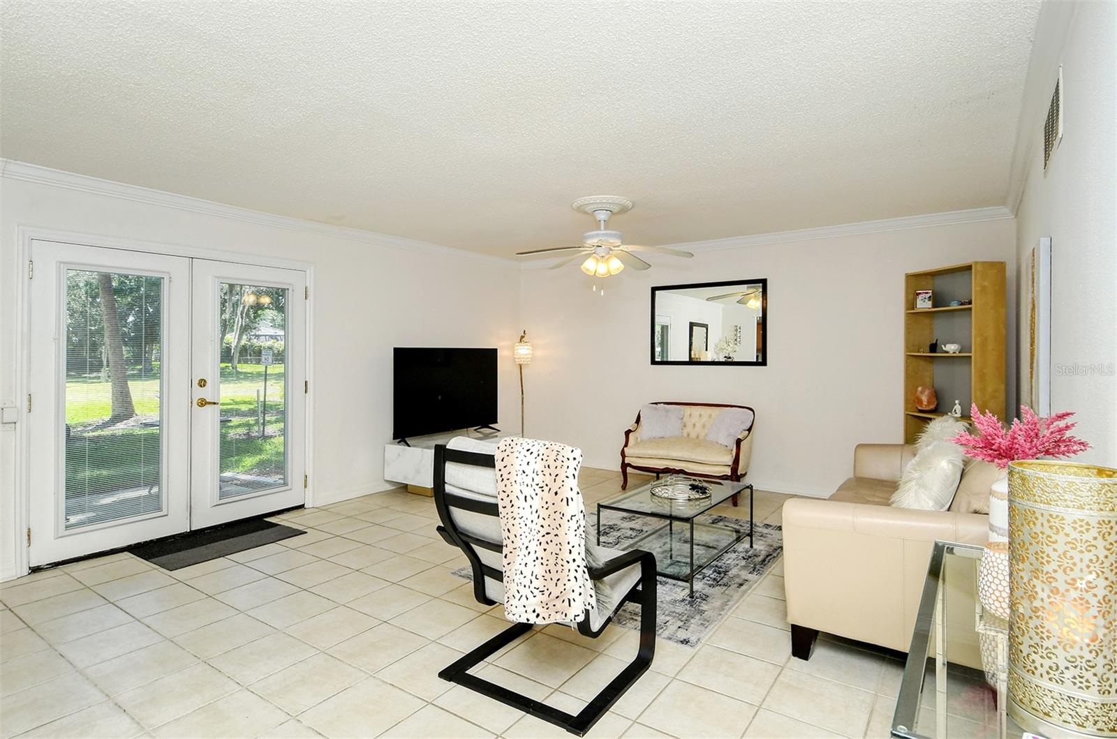VISTAS ON BENEVA - Residential Lease